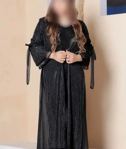 عکس مدل مانتو لمه مشکی جلو باز