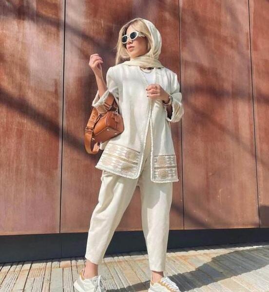 عکس مدل مانتو بلند تابستانه ۱۴۰۲