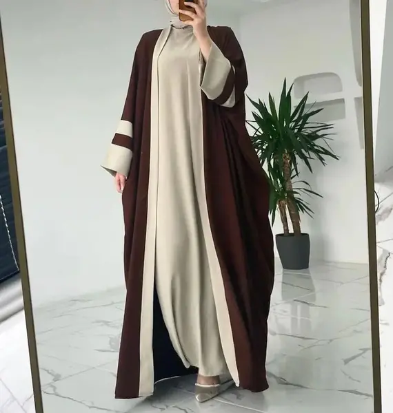 عکس مدل مانتو عبایی جلو باز مشکی