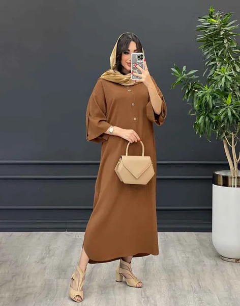 عکس مدل مانتو بلند جلو بسته دکمه دار