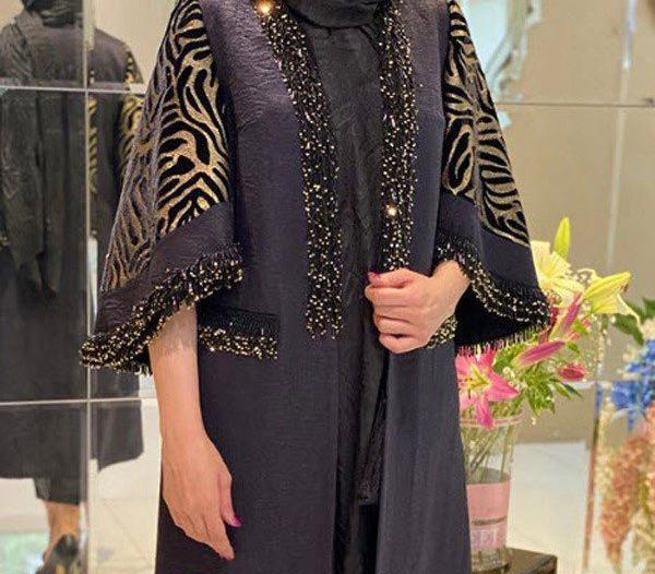 عکس مدل مانتو بلند چاک دار مشکی