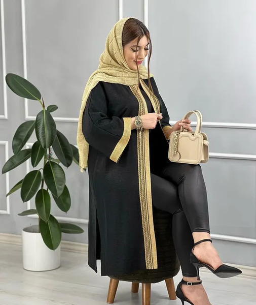 عکس مدل مانتو بلند چاک دار جلو بسته
