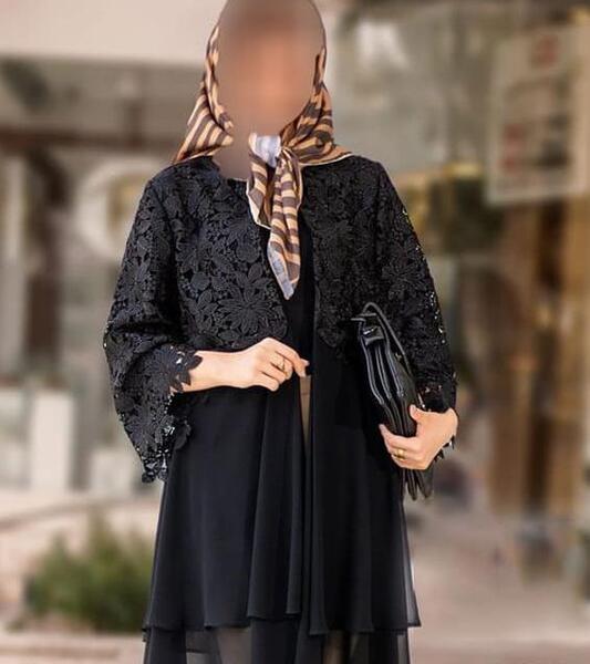 عکس مدل مانتو مشکی بلند چین دار