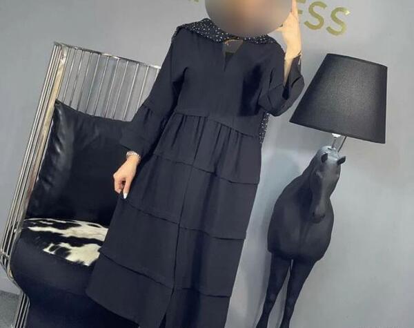 عکس مدل مانتو مشکی بلند چین دار