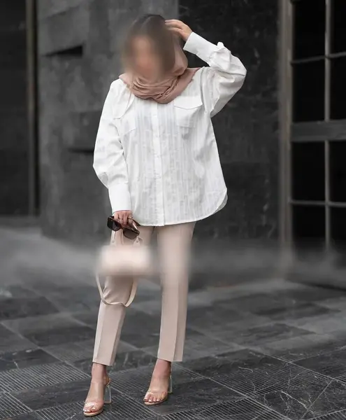 عکس مدل مانتو سفید جلو باز بلند
