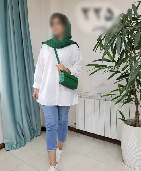 عکس مدل مانتو سفید جلو باز بلند