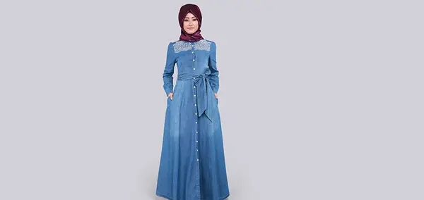 عکس مدل مانتو بلند دکمه دار زنانه