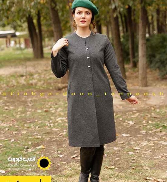 عکس مدل مانتو بلند دکمه دار زنانه