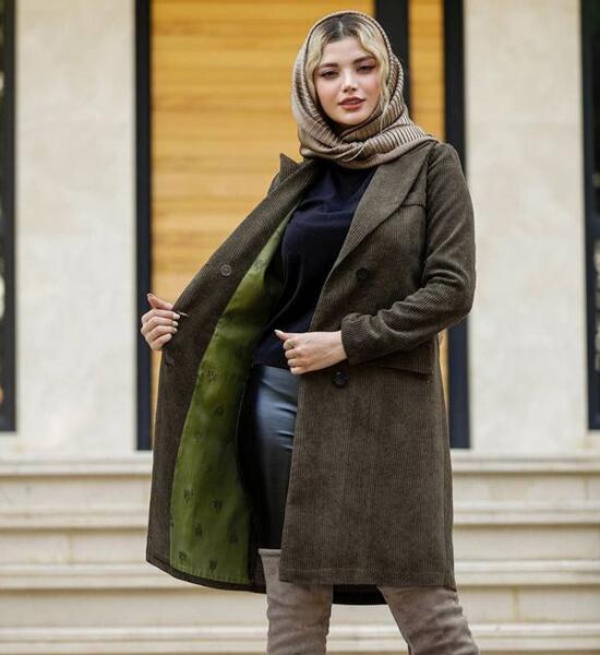 عکس مدل مانتو مخمل بلند ساده و شیک