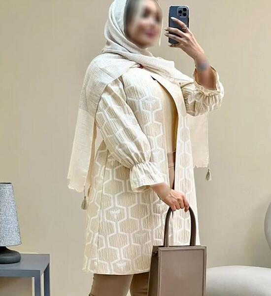 عکس مدل یقه مانتو جلو باز با پارچه ابروبادی