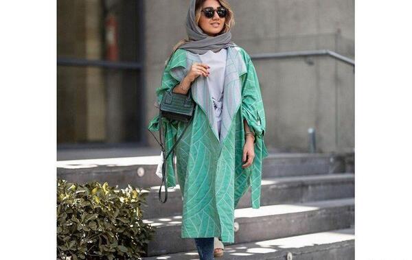 عکس مدل مانتو جلو باز با پارچه لمه شنی