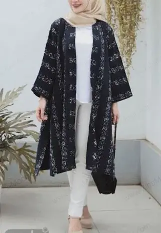 عکس مدل مانتو نخی طرح دار جلو باز