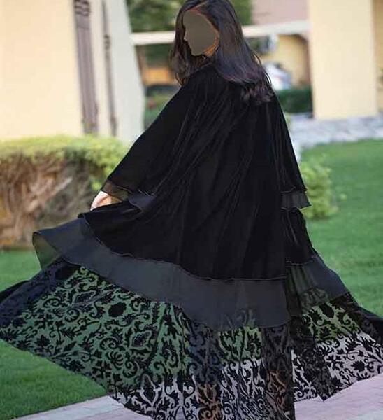 عکس مدل مانتو گشاد بلند مشکی