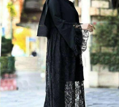 عکس مدل مانتو بلند مشکی گلدار