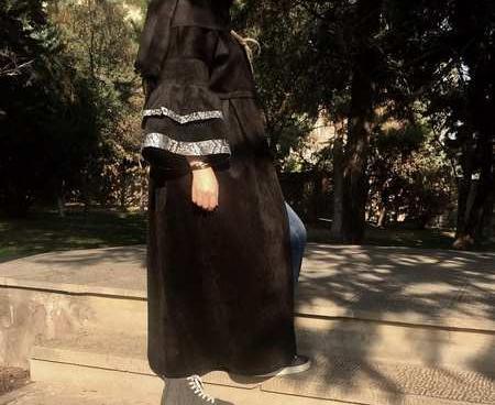 عکس مدل مانتو مشکی بلند لاکچری