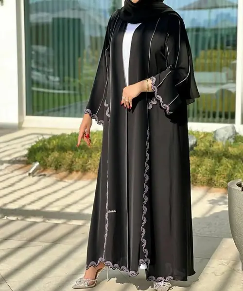 عکس مدل مانتو مشکی بلند ساده مجلسی