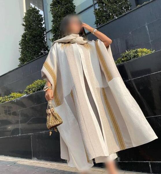 عکس مدل مانتو عبایی بلند جلو باز