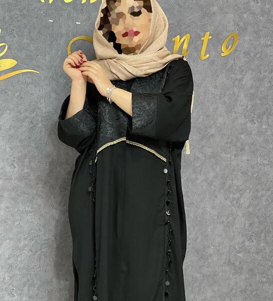عکس مدل مانتو دخترانه بلند سیاه
