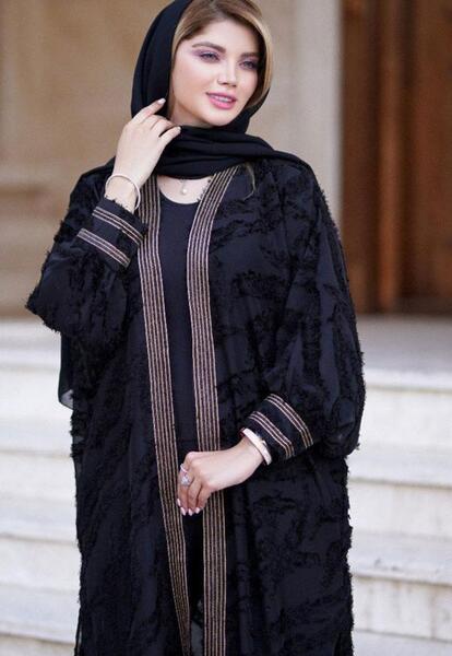 عکس مدل مانتو مشکی ساده و شیک بلند