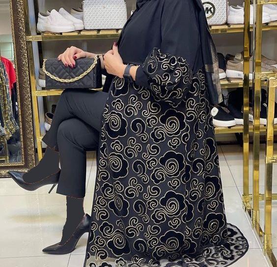 عکس مدل مانتو بلند ژاکارد مشکی