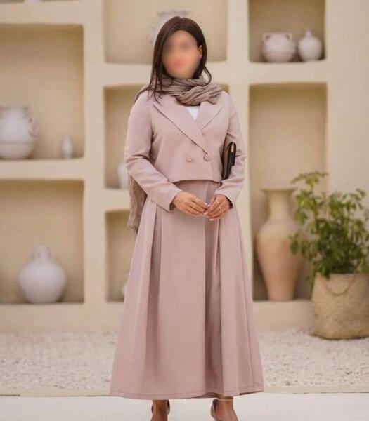عکس مدل مانتو بلند با دامن نیم کلوش