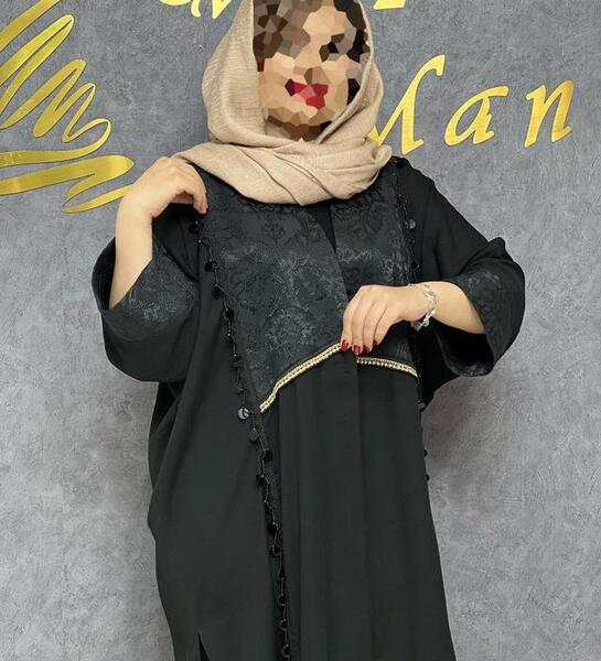 عکس مدل مانتو حریر ساده مشکی بلند