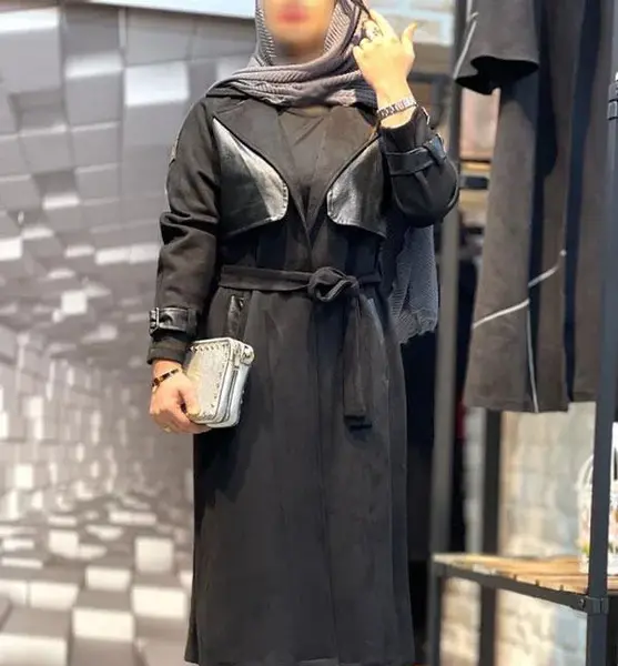 عکس مدل مانتو بلند جلو بسته مشکی