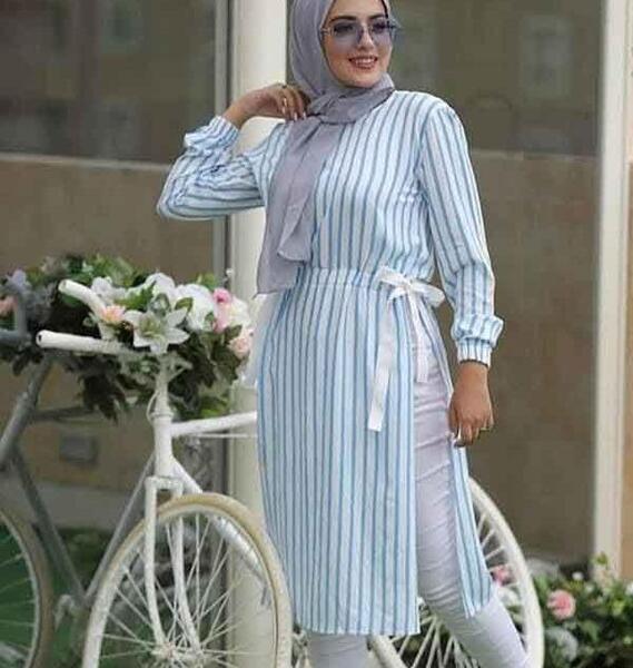 عکس مدل مانتو بلند جلو بسته چاک دار