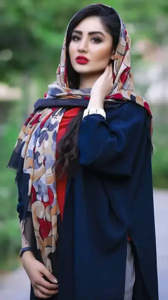 عکس مدل مانتو بلند تا زیر زانو دخترانه