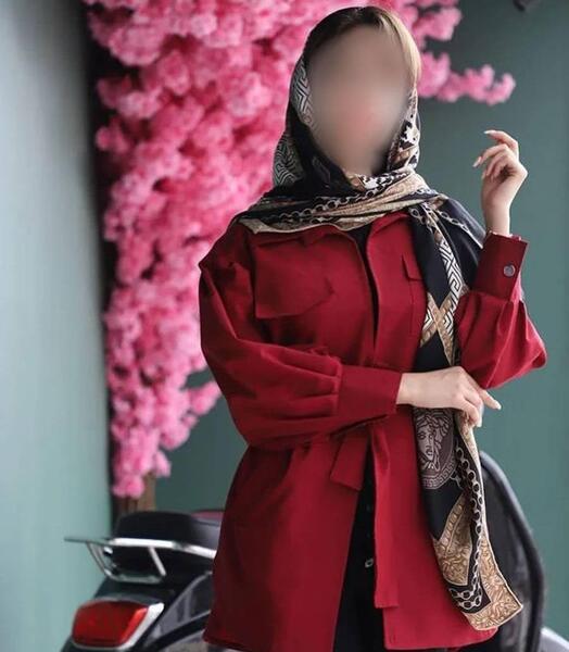 عکس مدل مانتو ساده بلند با استین مچی