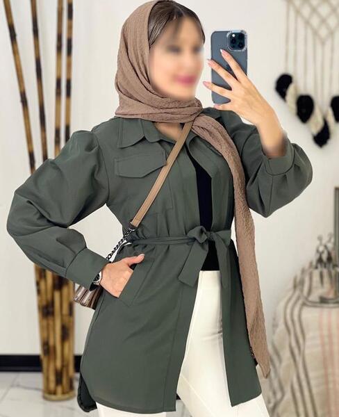 عکس مدل مانتو ساده و بلند با استین مچی