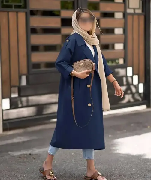 عکس مدل مانتو ساده و بلند با استین مچی
