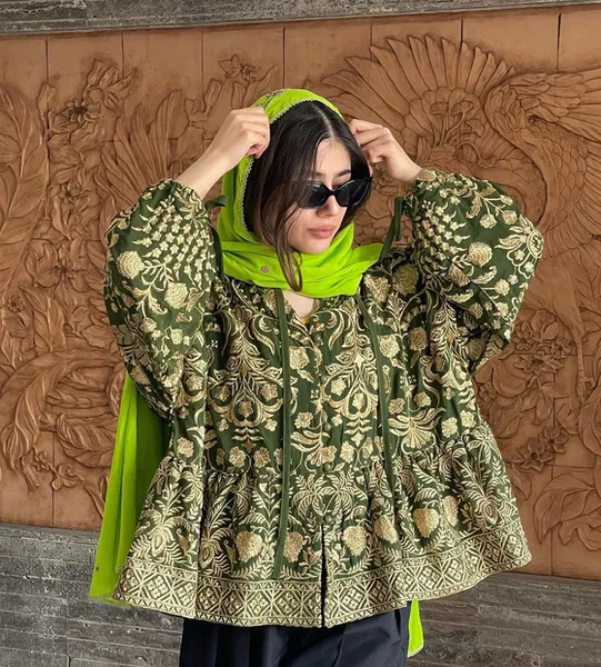 عکس مدل مانتو جدید با پارچه حریر ساده