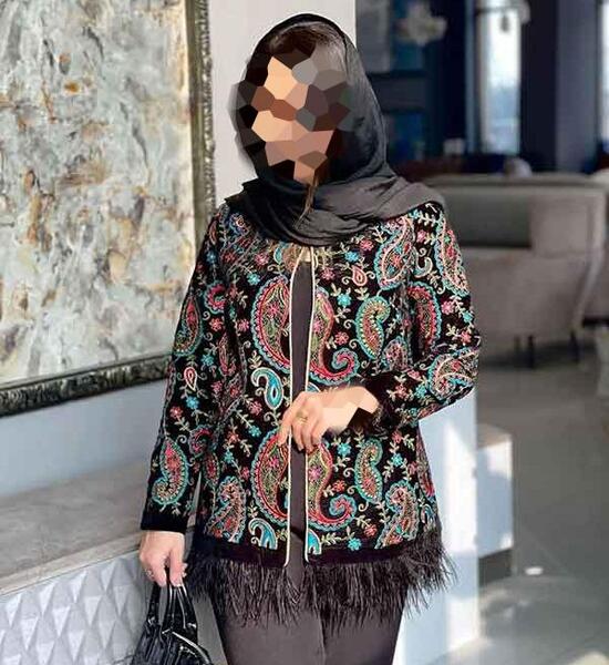 عکس مدل مانتو مشکی ترکیبی بلند