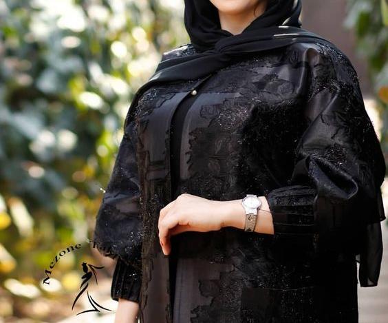 عکس مدل مانتو مجلسی بلند مشکی برای افراد چاق