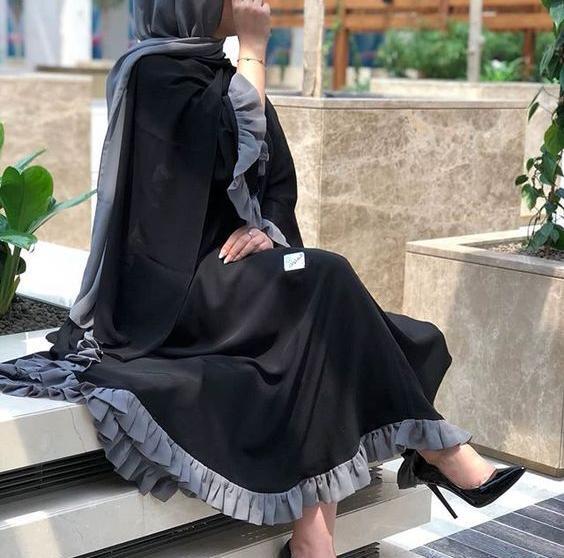 عکس مدل مانتو مجلسی بلند مشکی ابروبادی