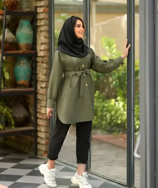 عکس مدل مانتو اسپرت کوتاه زیپ دار