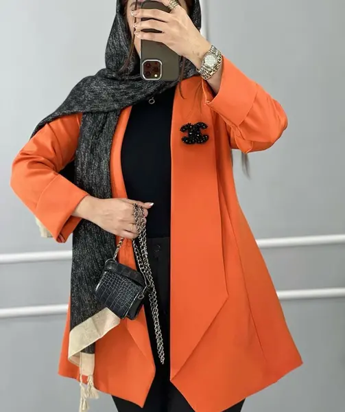 عکس مدل مانتو یقه ارشال جلو باز