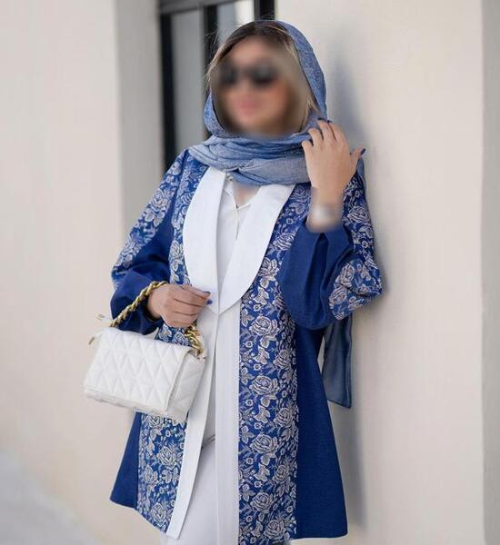 عکس مدل مانتو یقه ارشال دکمه دار