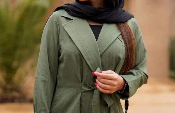 عکس مدل مانتو یقه ارشال بلند