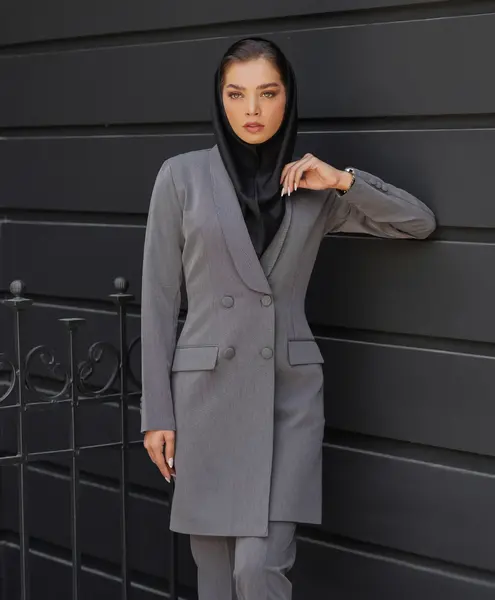 عکس مدل مانتو یقه ارشال بلند