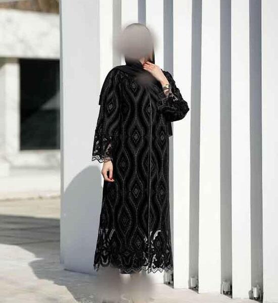 عکس مدل مانتو مجلسی با پارچه گیپور مشکی