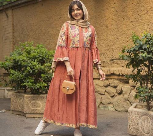عکس مدل مانتو سنتی گلدار جدید