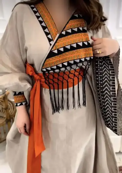 عکس مدل مانتو قهوه ای شیک
