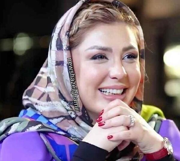 عکس مدل مانتو مخمل نیوشا ضیغمی در برنامه دورهمی