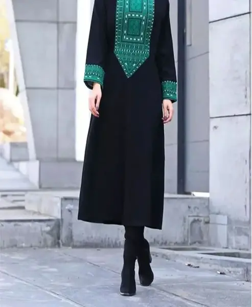 عکس مدل مانتو شیک و باکلاس جلو بسته مشکی