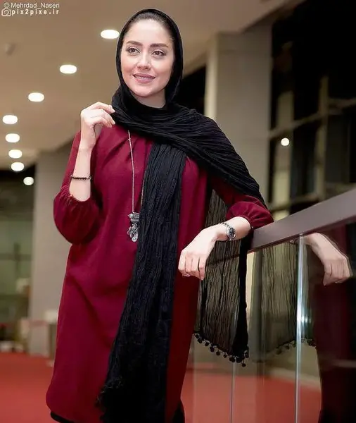 عکس مدل مانتو زرشکی بلند