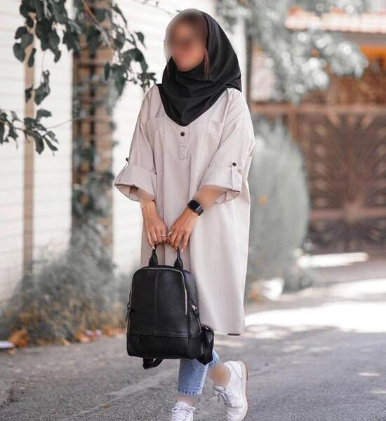 عکس مدل مانتو دانشجویی جلو بسته اینستاگرام