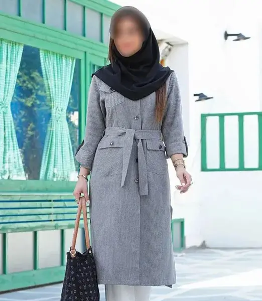 عکس مدل مانتو دانشجویی جلو بسته کوتاه