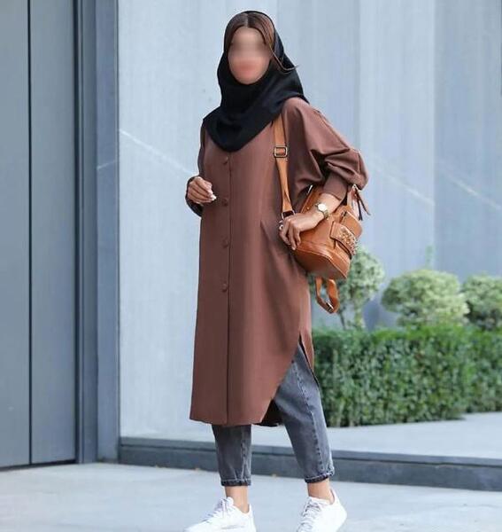 عکس مدل مانتو چاک دار دکمه ای